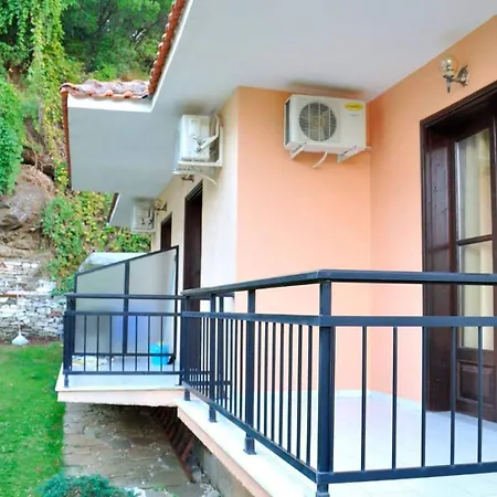 Maria Hotel *